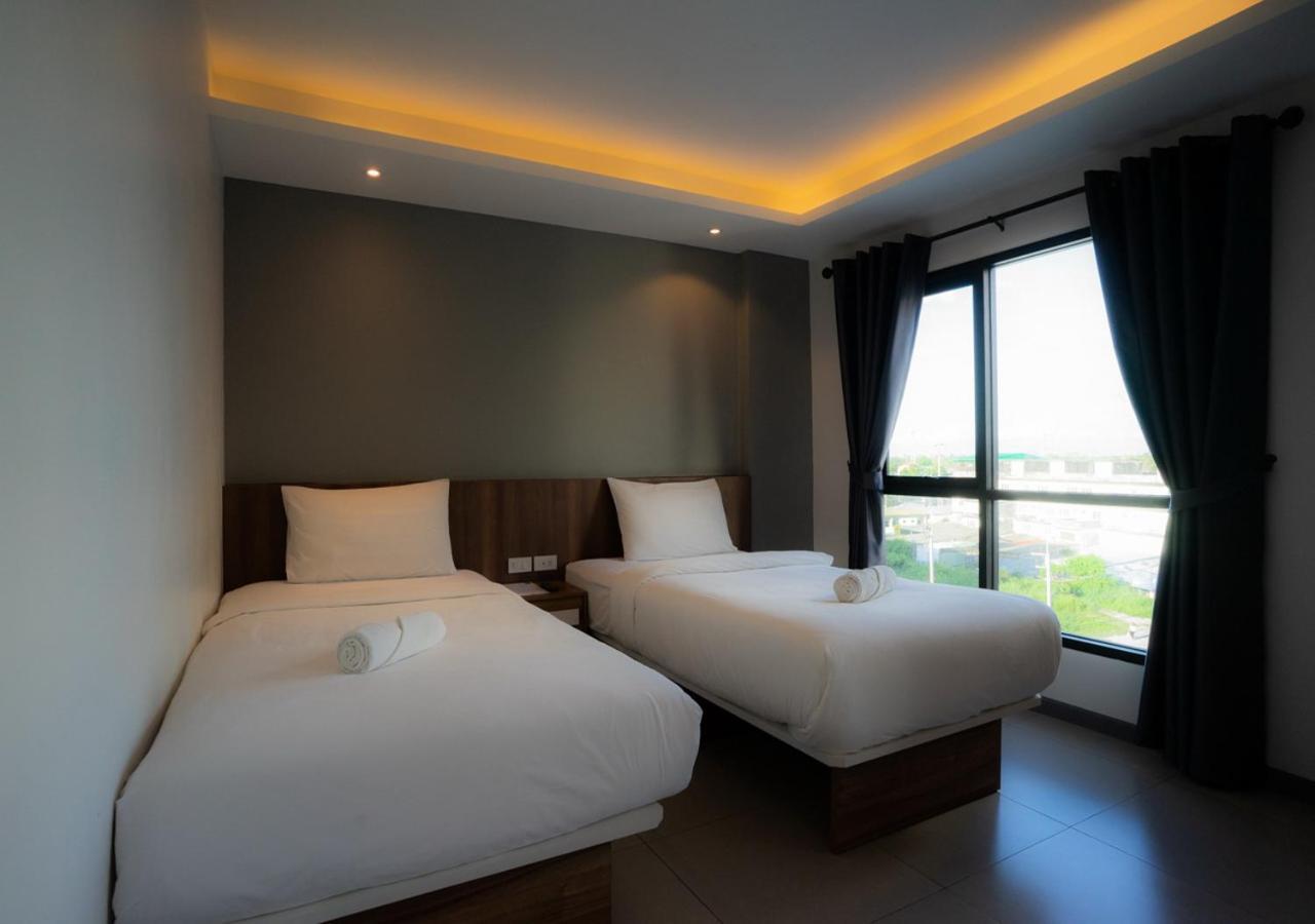 The Zleep Chonburi Hotel Exterior photo
