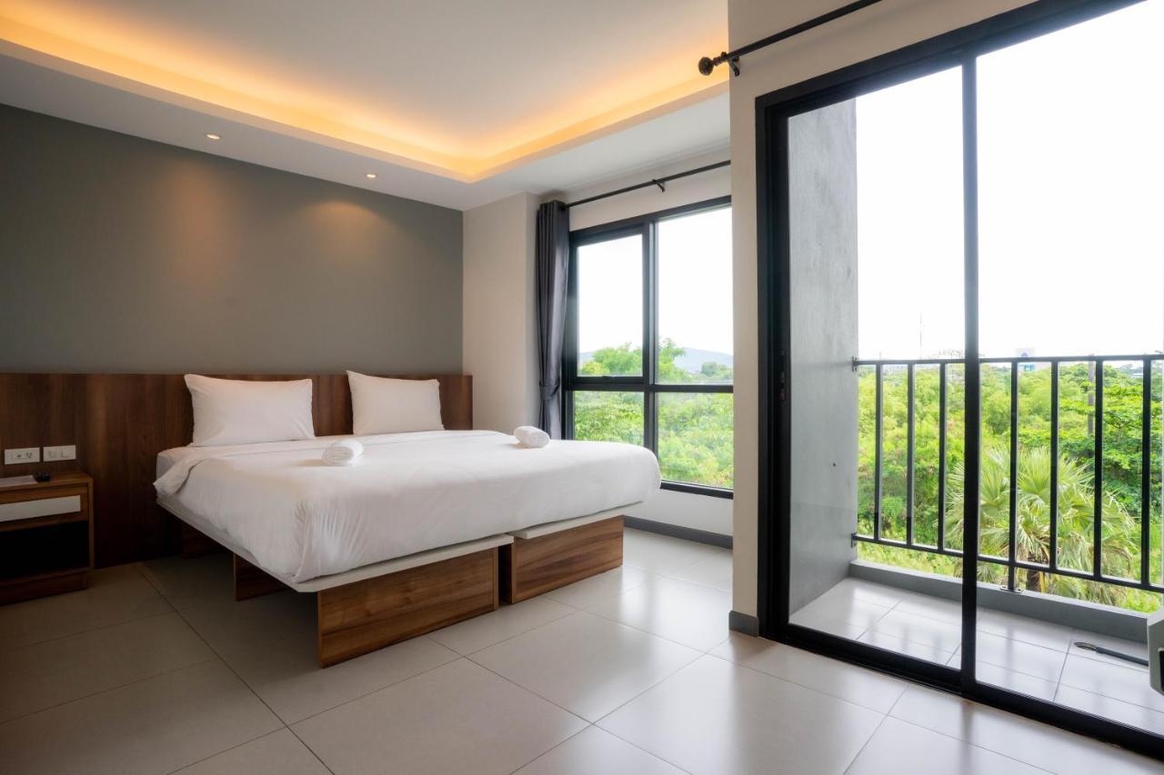 The Zleep Chonburi Hotel Exterior photo